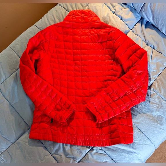 North Face Women’s Red Thermoball Puffer Jacket Full Zip - Medium - Picture 5 of 13